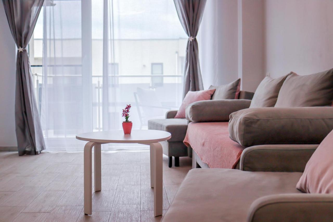 شقة Astoria Rose Năvodari المظهر الخارجي الصورة
